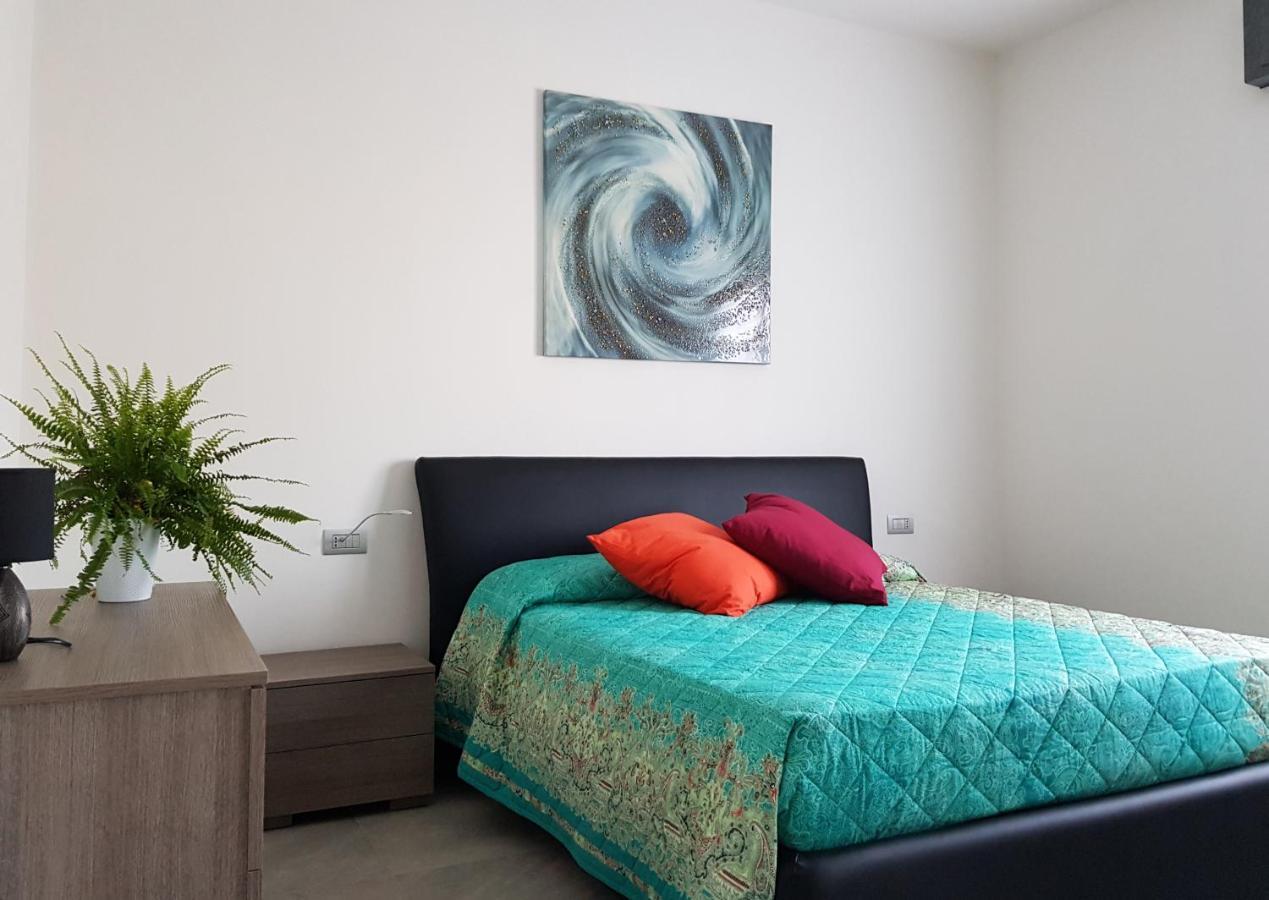 Yelay Apartments&Holiday Lago di Garda Raffa Bagian luar foto